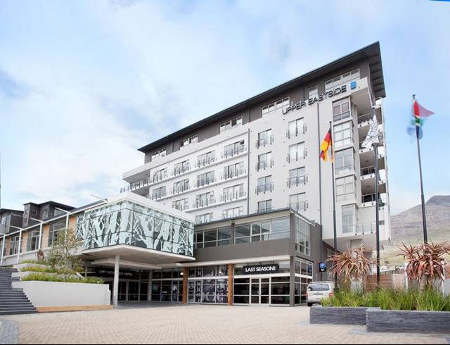 1,163M² OFFICE TO LET IN WOODSTOCK